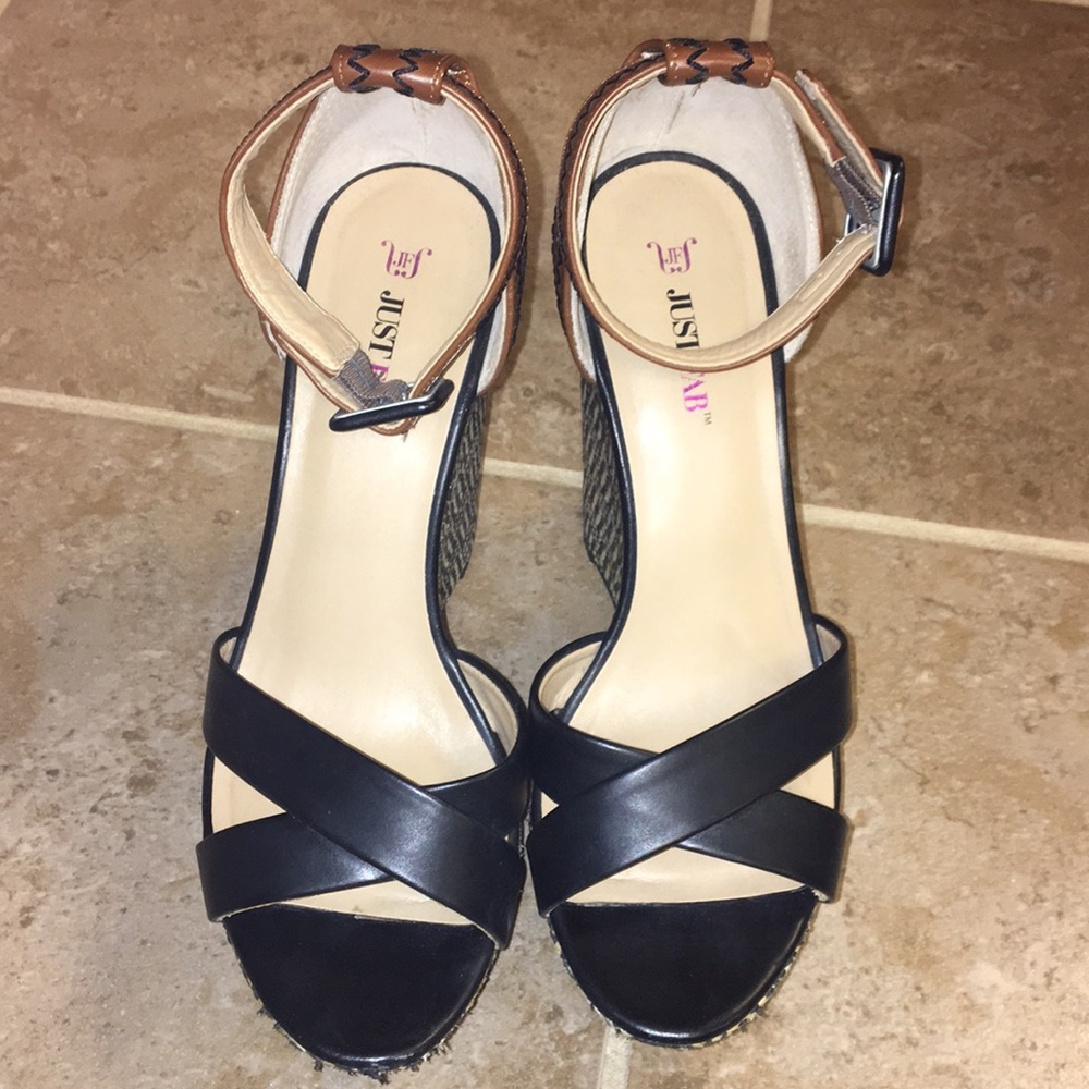 Just Fab wedge sandals 🌸 - Picture 5 of 8